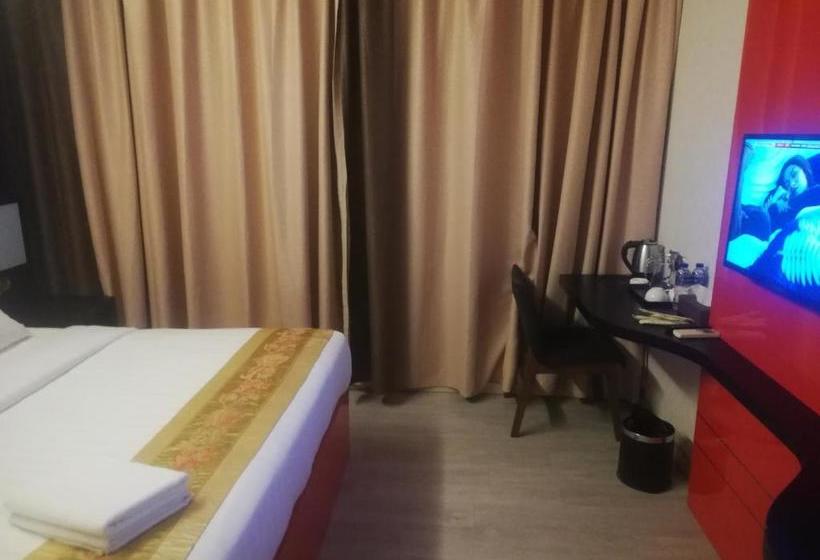 Hotel Capital O 90130 Sawadee