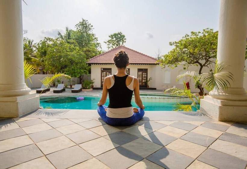 Hotelli Amritara Aura Resort & Spa