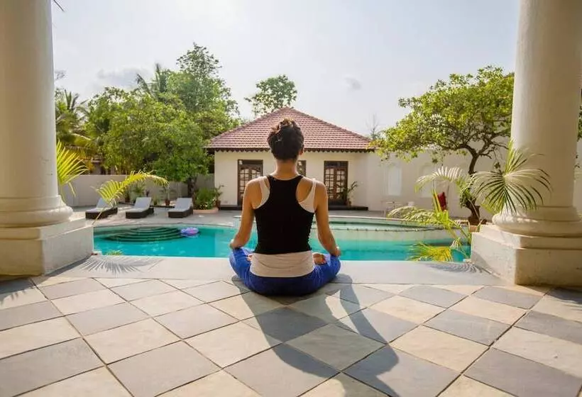 ホテル Amritara Aura Resort & Spa