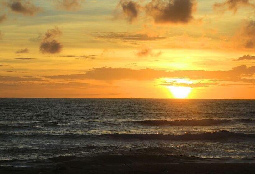 בית מלון כפרי Ralla Beach Resort