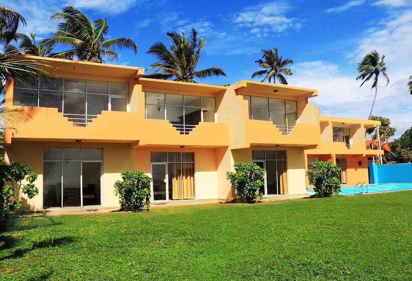 בית מלון כפרי Ralla Beach Resort