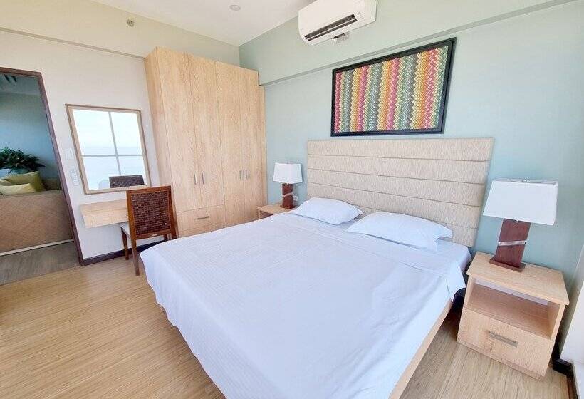 La Mirada Residences