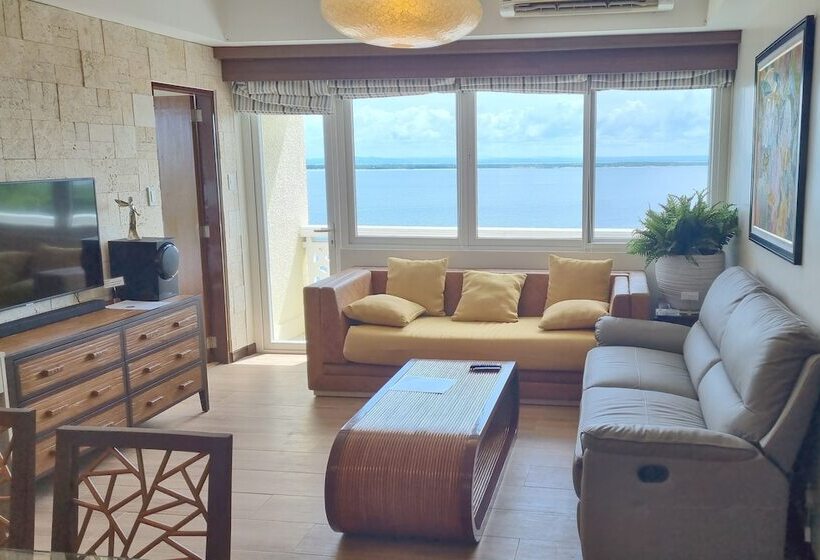 La Mirada Residences