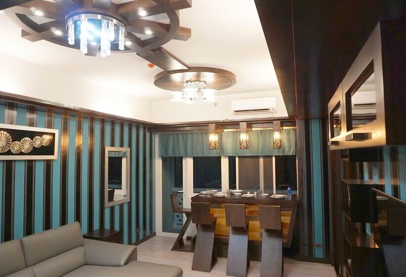 La Mirada Residences