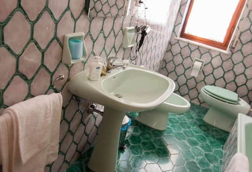 پانسیون Liberty Guest House