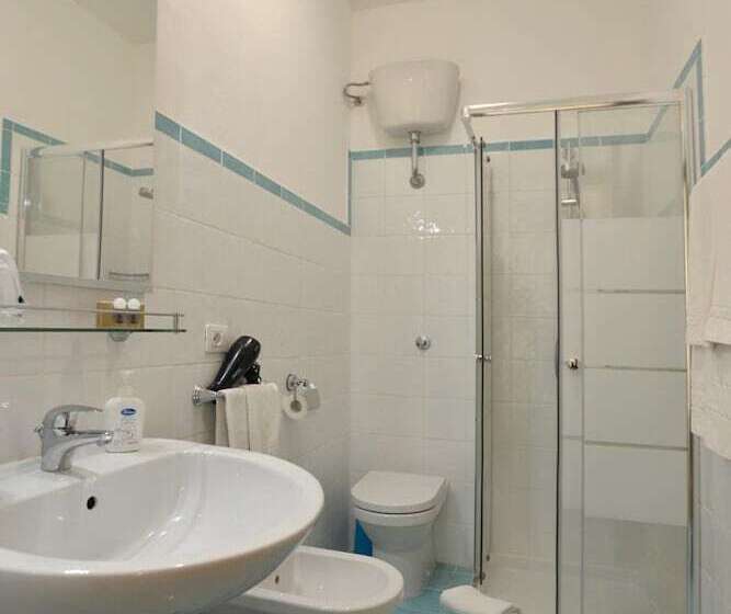 پانسیون Liberty Guest House