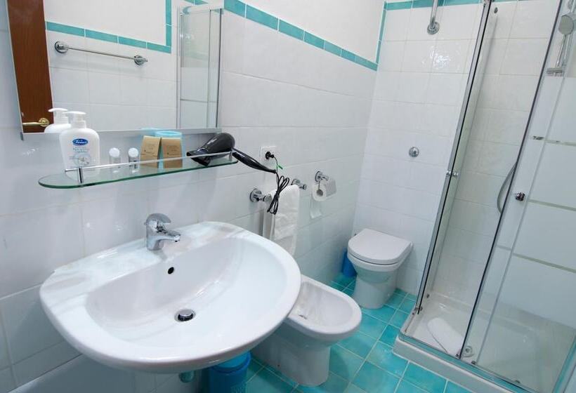 پانسیون Liberty Guest House