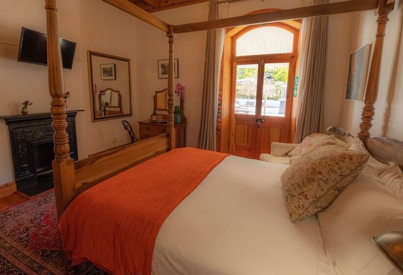 بنسيون Merindol Manor