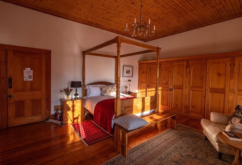 بنسيون Merindol Manor