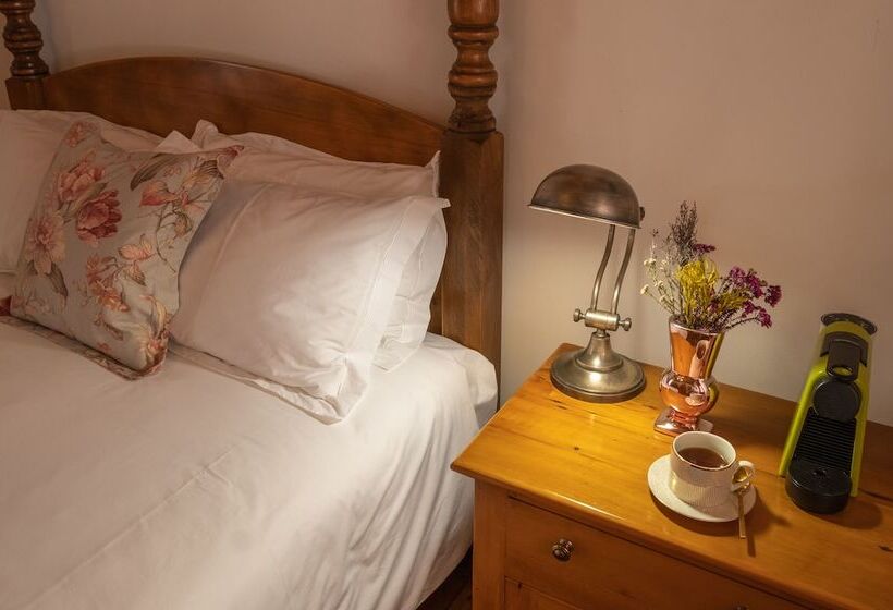 بنسيون Merindol Manor