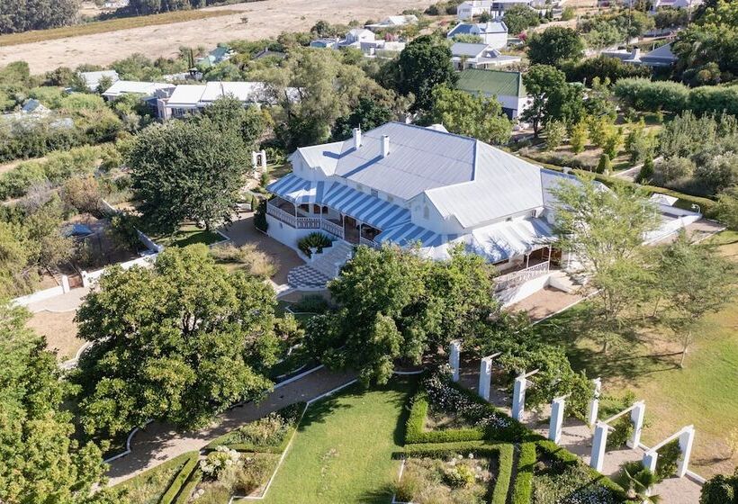 بنسيون Merindol Manor