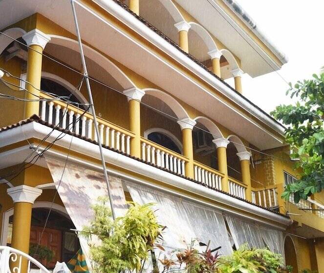 Pensionat Smiley Baga Coast