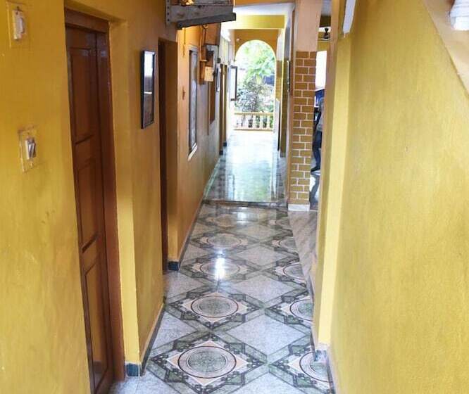 Pensionat Smiley Baga Coast