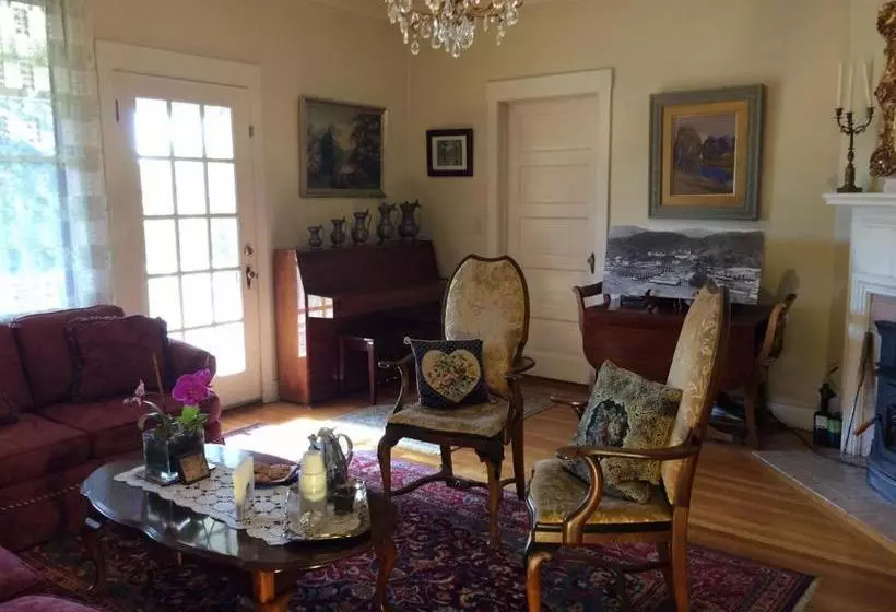 Bed and Breakfast Barretta Gardens Inn