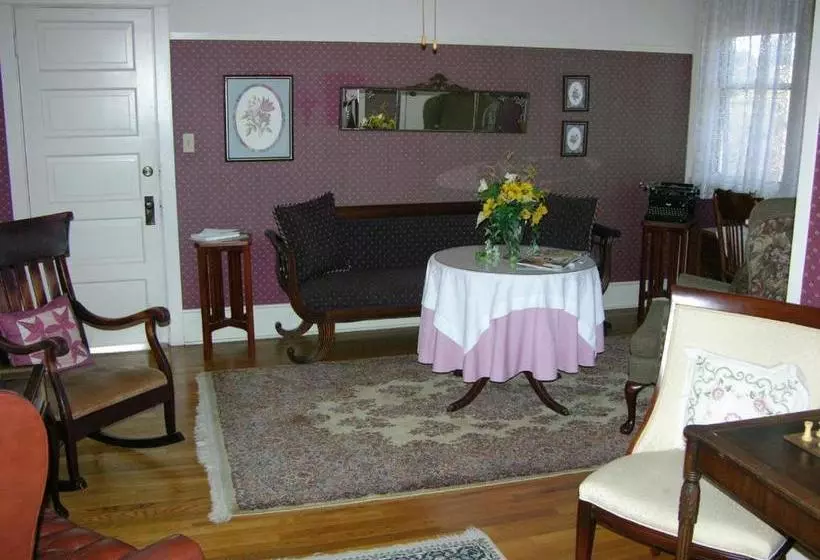 Bed and Breakfast Barretta Gardens Inn