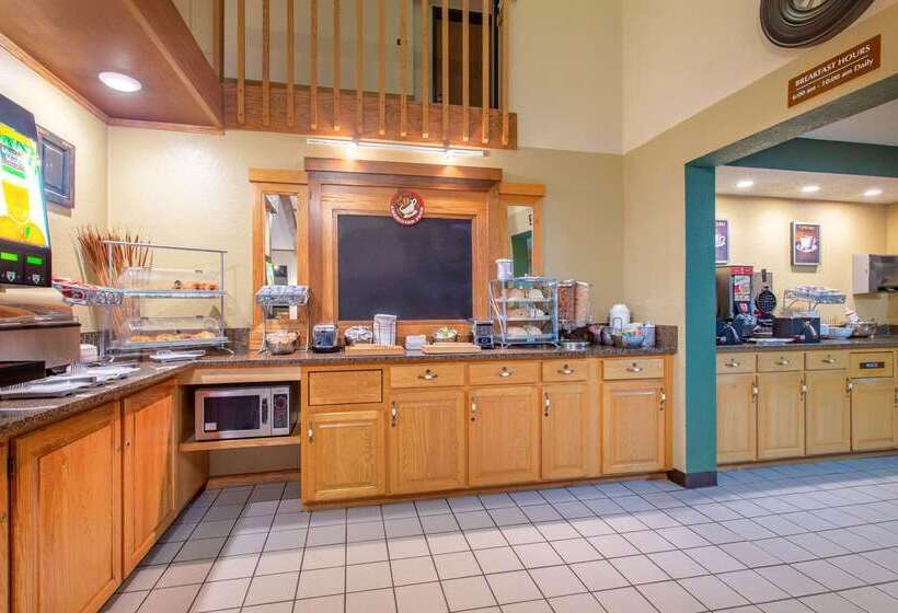 בית מלון כפרי Americinn By Wyndham Chippewa Falls