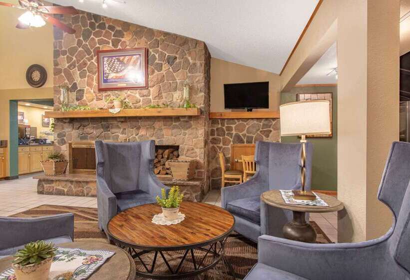 בית מלון כפרי Americinn By Wyndham Chippewa Falls