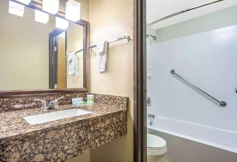 هتل Americinn By Wyndham Chippewa Falls