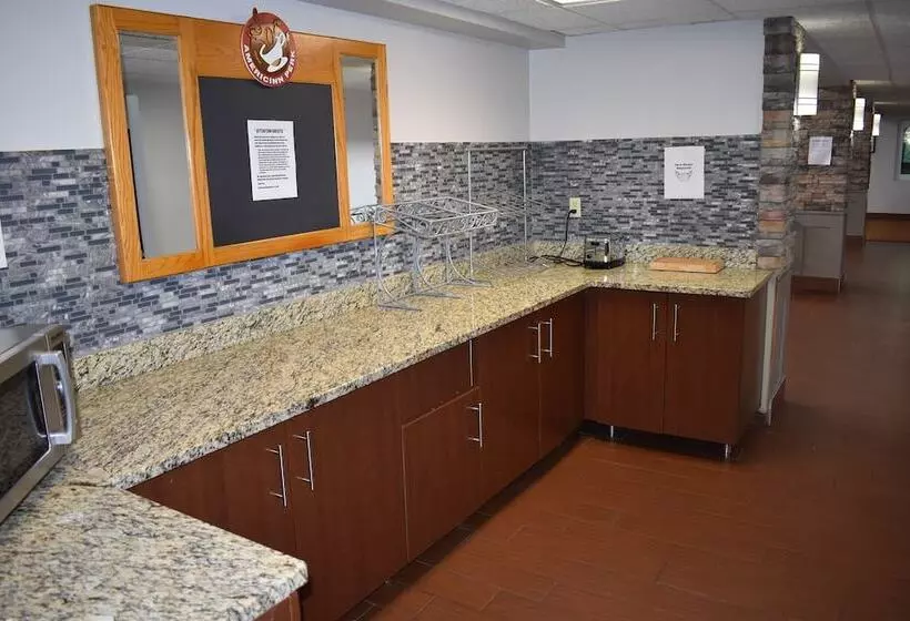 Отель Americinn By Wyndham Inver Grove Heights Minneapolis