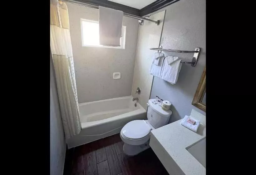 ホテル Anchorage Inn Lakeport