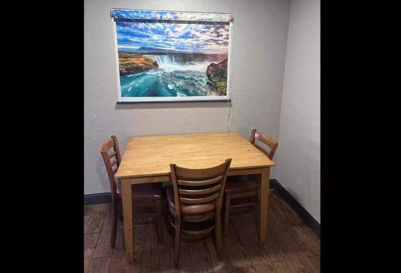 ホテル Anchorage Inn Lakeport