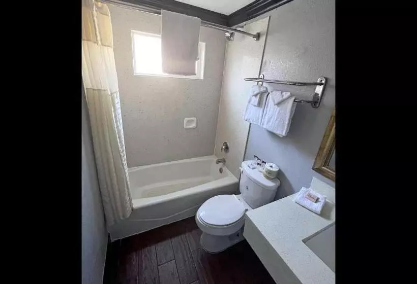 ホテル Anchorage Inn Lakeport