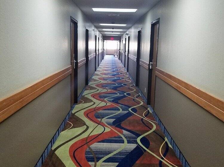 فندق Apple Tree Inn