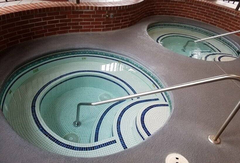 فندق Apple Tree Inn