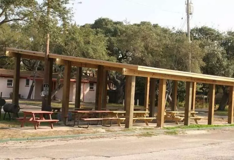 Hotelli Bayfront Cottages