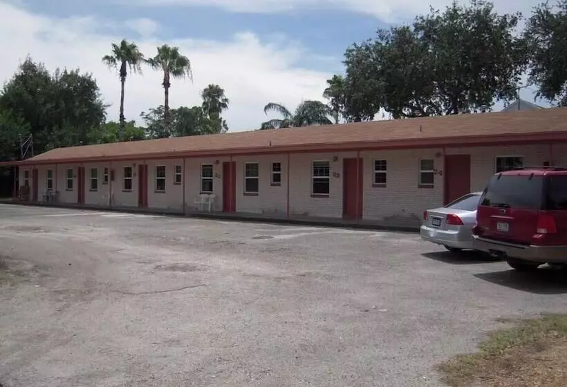 Hotelli Bayfront Cottages