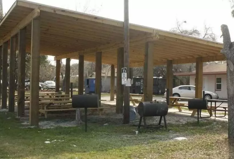 Hotelli Bayfront Cottages