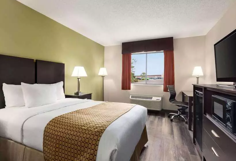 ホテル Baymont By Wyndham Monroe