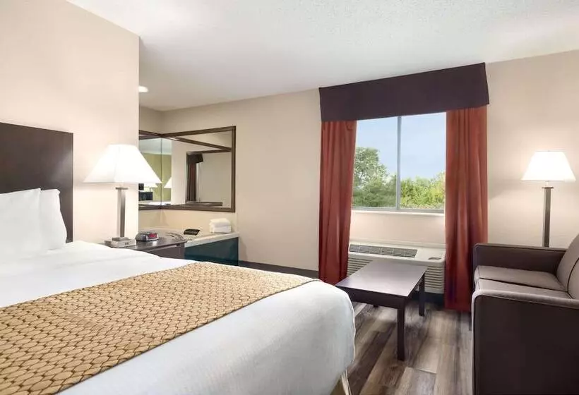 ホテル Baymont By Wyndham Monroe