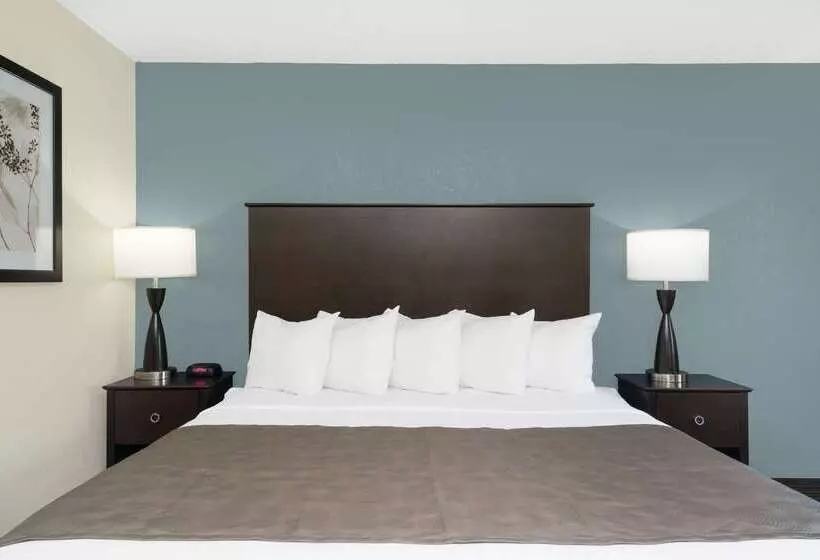 호텔 Baymont By Wyndham Owatonna