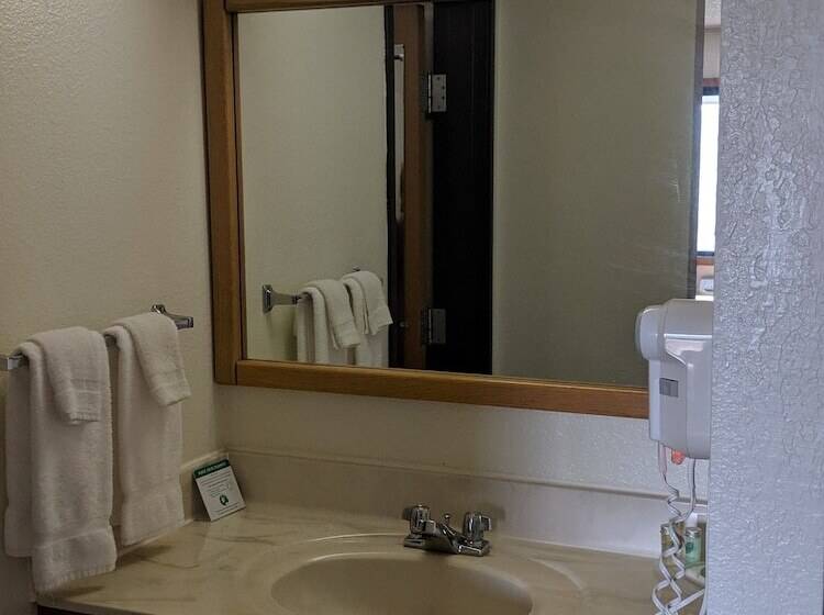 Boarders Inn And Suites By Cobblestone Hotels Ripon