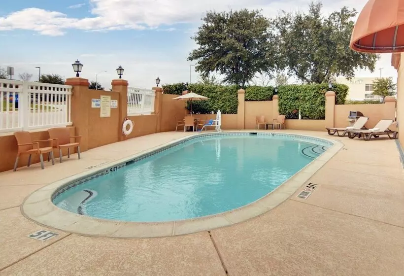 Отель Spark By Hilton Grapevine Dfw North