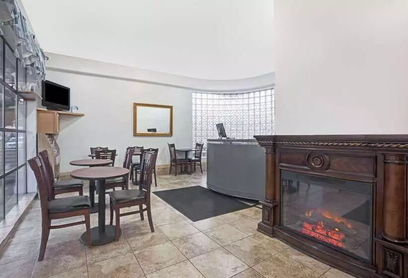 فندق Days Inn By Wyndham Seattle North Of Downtown