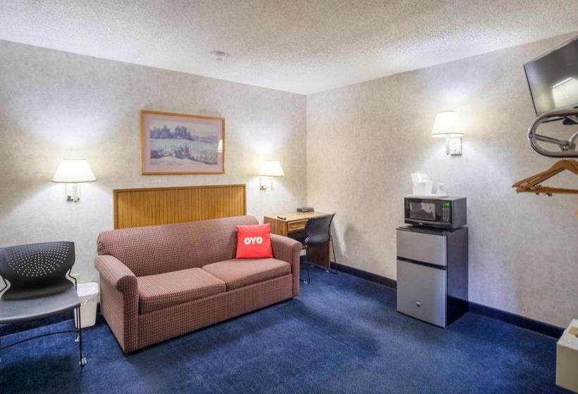 فندق Econo Lodge Inn & Suites Lake of the Ozarks