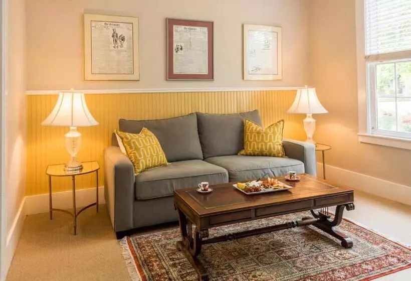 Отель Inn St Helena