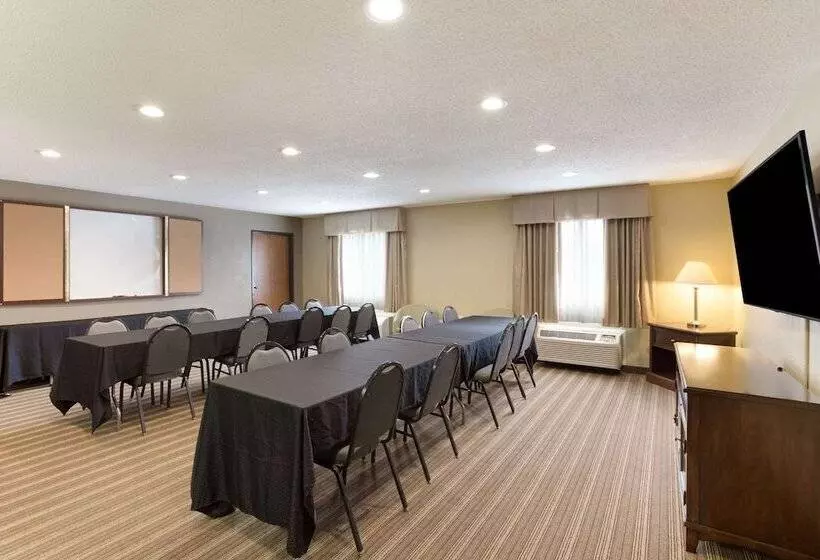 Отель Quality Inn