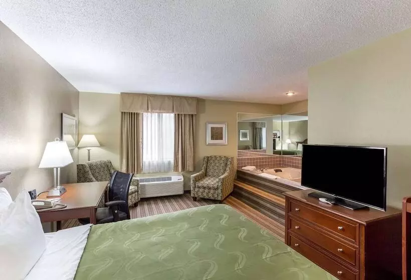 Отель Quality Inn