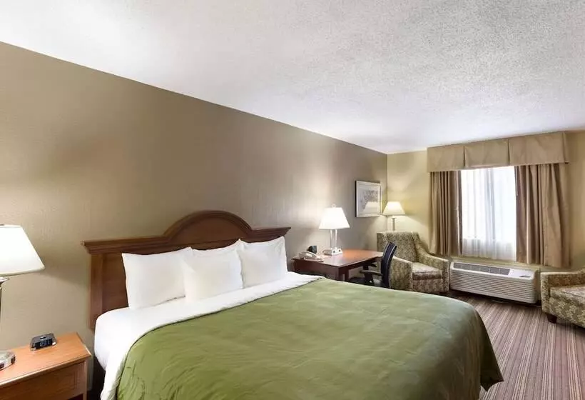 Отель Quality Inn