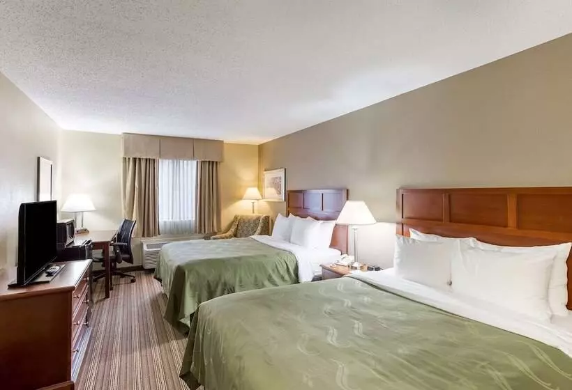 Отель Quality Inn