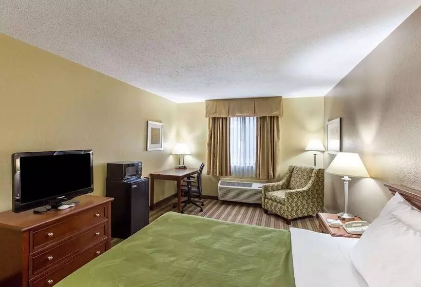 Отель Quality Inn