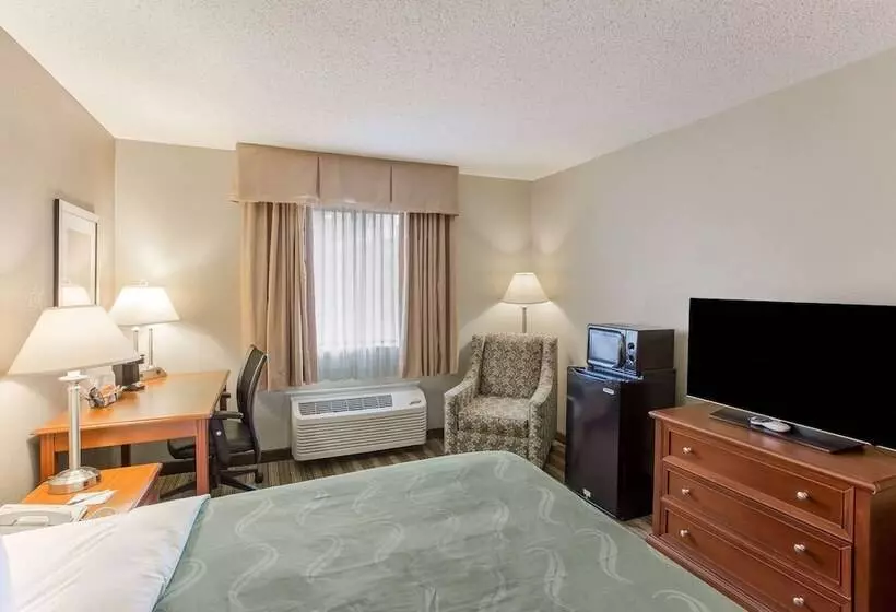 Отель Quality Inn