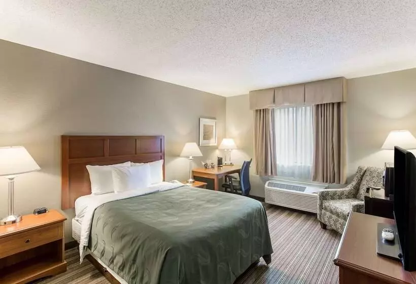 Отель Quality Inn