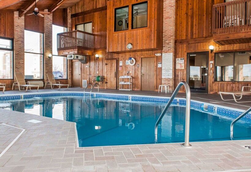 Отель Quality Inn