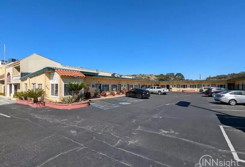 Мотель Deluxe Inn