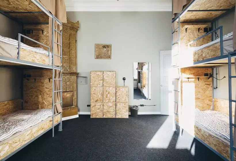 Hostel No Rain No Pain