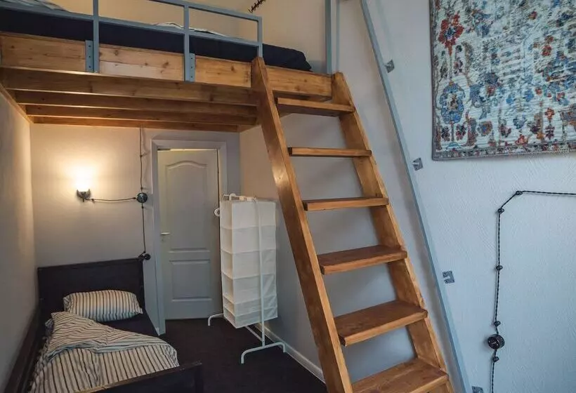 Hostel No Rain No Pain